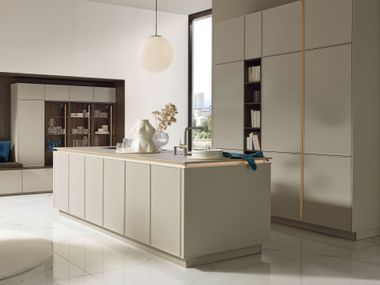 Kitchen with island EVORA LACK Greige soft matt Nolte Küchen