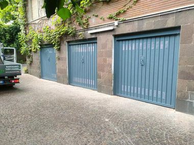 OFFICINE LOCATI, SALVASPECCHIETTI® Portone da garage basculante