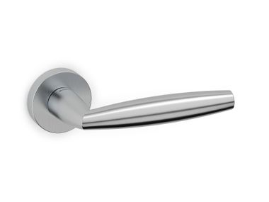 Brass door handle on rose AURELIA OLIVARI