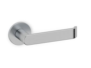 Brass door handle on rose BETA OLIVARI