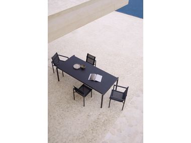ORIGIN Aluminum table and porcelain stoneware top By POINT | design ...