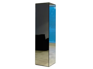 Glass highboard with doors P.I. COLONNELLO