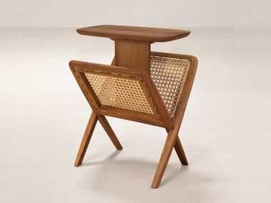 Teak side table with magazine rack MUṄGĀRU Phantom Hands