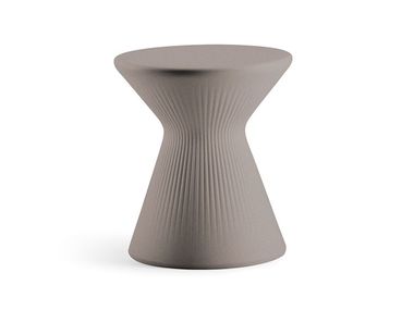 Sgabello da giardino basso in polietilene FADE Plust