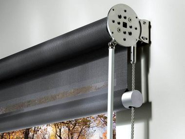 Crank-operated roller blind with guide cables EXTRA LARGE Pronema