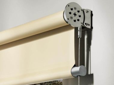 Motorized roller blind with guide cables LARGE Pronema