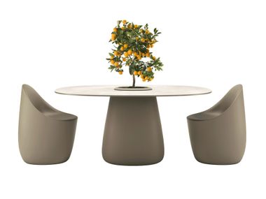 Tavolo ovale in gres laminato COBBLE STONEWARE BUCKET Qeeboo