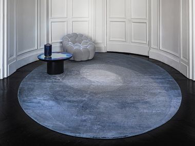 Handmade custom silk rug RAINBOW SPIRAL ABYSSE By Edition Bougainville