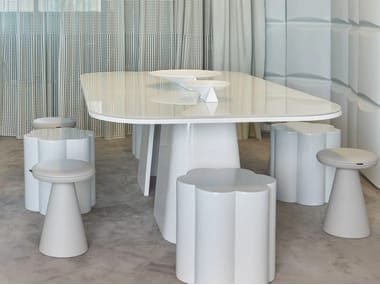 Tavolo rettangolare da pranzo laccato OOMA REDA AMALOU DESIGN