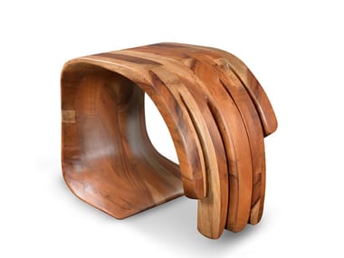 Sgabello basso in legno massello HAND-IN-HAND R'Kan
