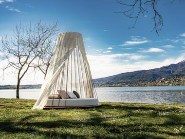 Rundes Loungebett aus Stoff mit Baldachin PLANET TWIST Rever