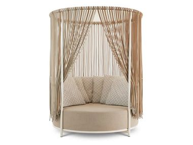 Outdoor Sofa, Armchairs and Daybeds