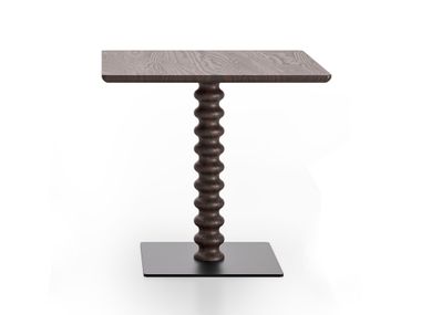Square ash table with central base GOLE SIPA