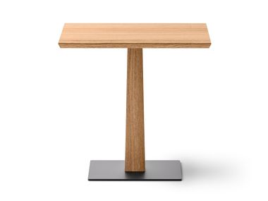 Square ash table with central base PYRAMID SIPA