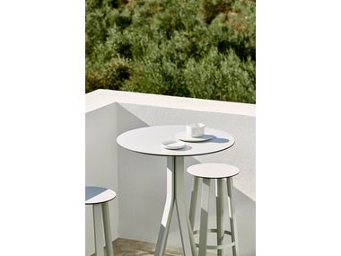 STACK Stackable high table By GANDIABLASCO | design Borja Garcia