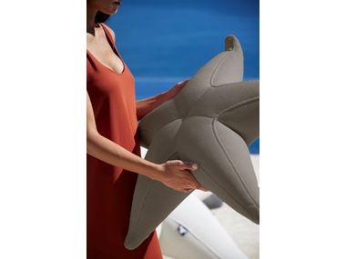 STARFISH S Floating pool lounge By OGO