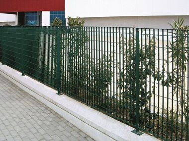 Grating fence STEROPE® 3 By NUOVA DEFIM