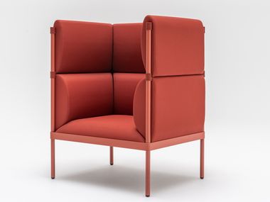 Sessel aus Stoff mit hoher Rückenlehne STILT | Sessel mit hoher Rückenlehne MDD