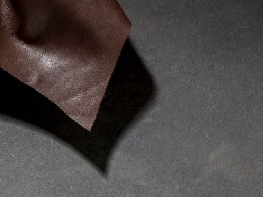 Kante / Möbelfolie A28 ARTSTONE LIGHT Saviola