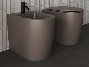 Floor mounted ceramic bidet SKINNY Scarabeo Ceramiche