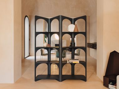 Open freestanding metal bookcase ARCUS Second-Studio