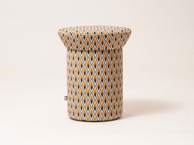 Pouf rotondo in tessuto SCREW 081 ARHIVE FABRIC OLEKSANDR SAENKO Shishka Project