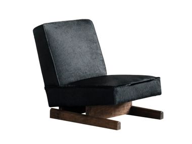 Cowhide armchair without armrests UT #01 Singchan Design