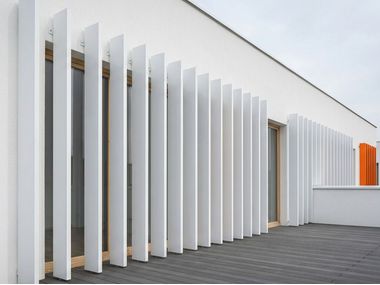 Adjustable and Fixed Aluminium Sunshades with Elliptical Louvres ELLISSE Stameat