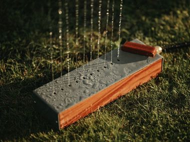Mobile Außendusche aus Aluminium und Holz WELLWELL TRADEWINDS