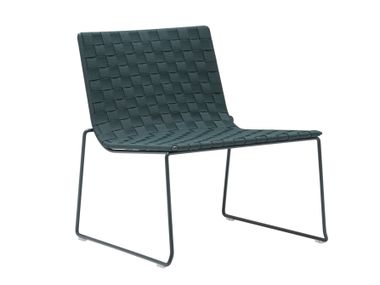 Sled base polypropylene low lounge chair TRENZA BU0702 Andreu World