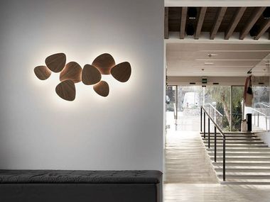 Applique a LED dimmerabile in faggio TRIA SET 8 Bover