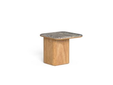 Tavolino da giardino quadrato con base in Accoya® e top in pietra ITACA Talenti