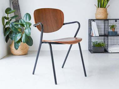 Silla en nogal con brazos ADA Tikamoon