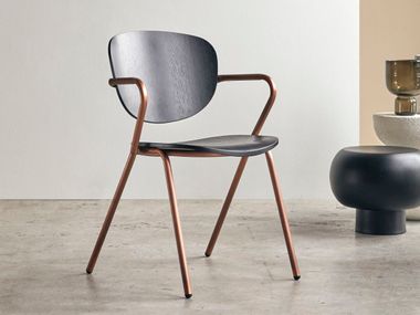 Silla de roble común con brazos ADA Tikamoon