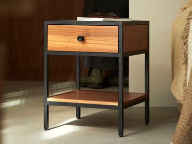 Comodino quadrato in acacia e metallo con cassetto AGRA Tikamoon