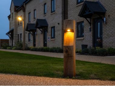 Bolardo luminoso LED de madera EYE timberlab