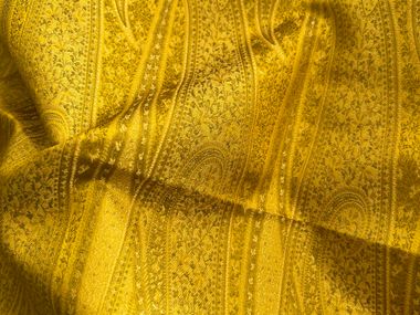 Tessuto jacquard lavorato a mano in seta TANCHOI MULBERRY SILK YELLOW KASHMIR Tohora