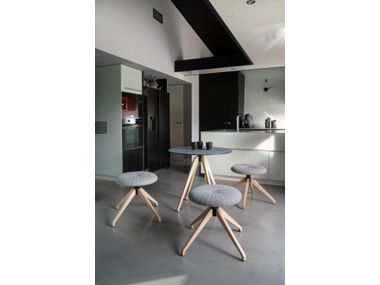 turna-around-swivel-wooden-stool-by-tonon