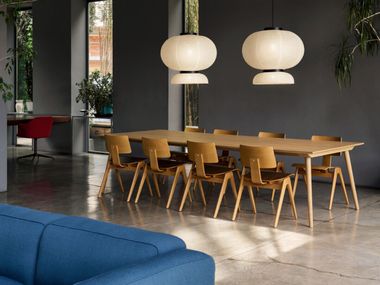 Extending solid wood table IN BETWEEN MTO &Tradition