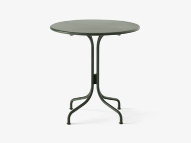 Tavolino da giardino rotondo in acciaio verniciato a polvere THORVALD SC96 &Tradition