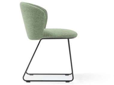 Sedia a slitta imbottita NOT LESS True Design