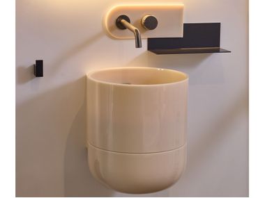 Wall-mounted resin handrinse basin CUORE Vallvé