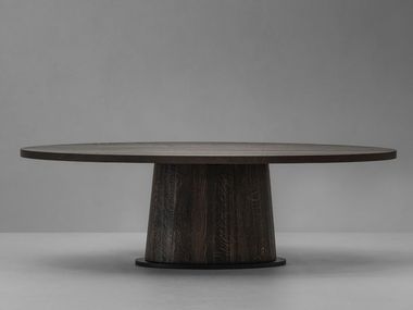 Oval oak table KOPS Van Rossum