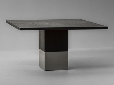 Square oak table NOTA BENE Van Rossum
