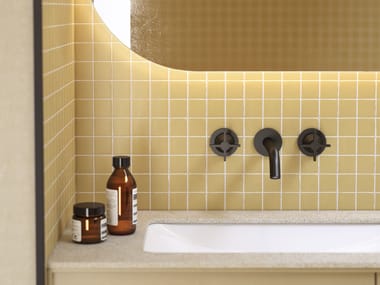 Varied Forms, FOLIO FOC108 Set lavabo a 3 fori da parete con maniglie a croce e bocca a cigno