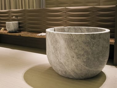 Vasca da bagno rotonda centro stanza in pietra CIOTOLA Vaselli