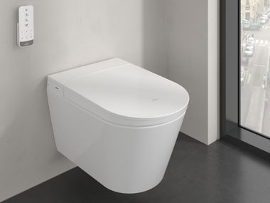 Sanita suspensa com bidê com chuveiro TIVO Villeroy & Boch