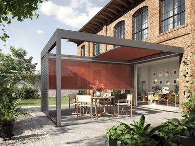 Pergola motorizzata in tessuto con copertura scorrevole LAMAXA WAREMA