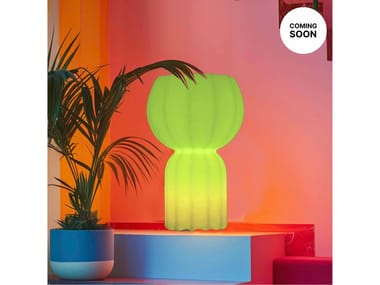 WiDesign, PUPA X WiOO Lampada da tavolo e da terra in polietilene a stampaggio rotazionale