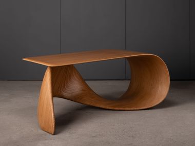 Esstisch aus Schichtholz LOOP ARCHED TABLE andblack